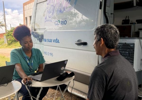 Atendimento itinerante leva serviços de saneamento a moradores de 16 cidades do Rio de Janeiro 