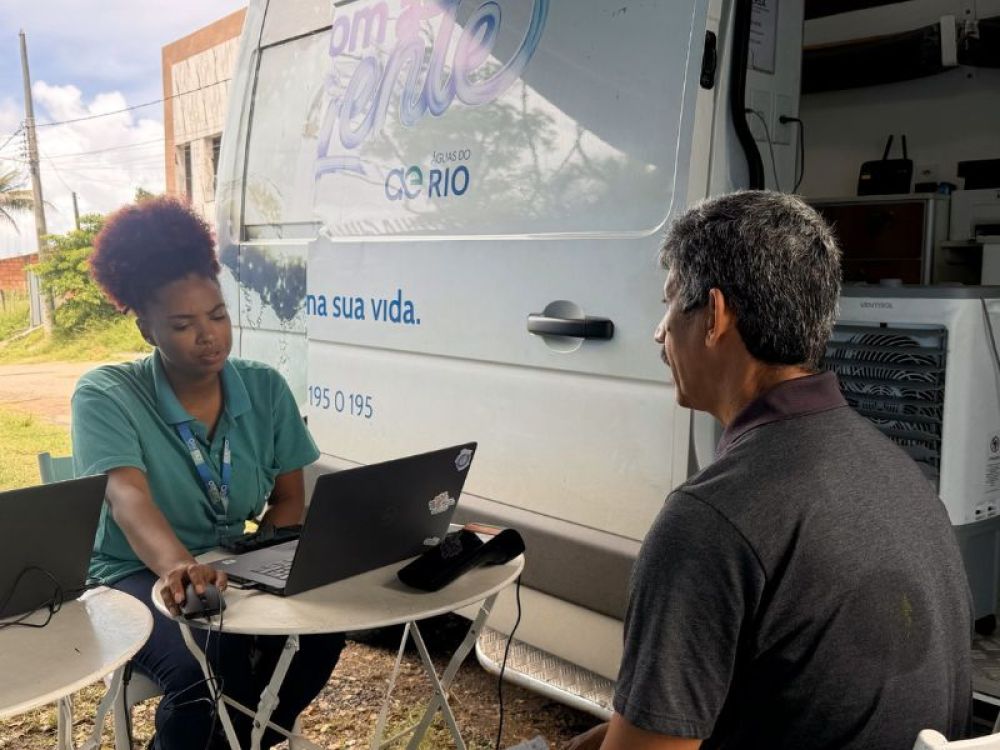 Atendimento itinerante leva serviços de saneamento a moradores de 16 cidades do Rio de Janeiro 