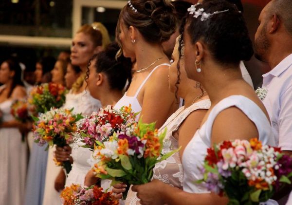 Casais de Nova Iguaçu podem oficializar união gratuitamente em casamento comunitário 
