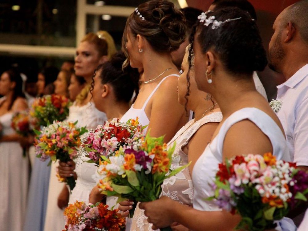 Casais de Nova Iguaçu podem oficializar união gratuitamente em casamento comunitário 