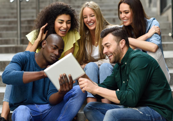 Jovens evangélicos fortalecem mobilização da direita nas redes às vésperas das eleições