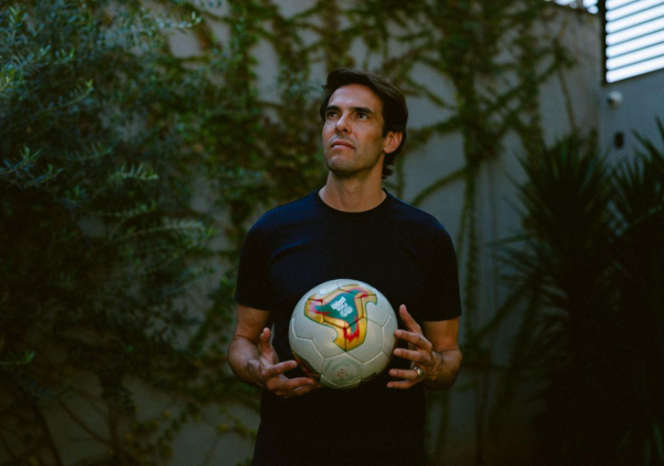 0705-maior-app-da-biblia-lanca-desafio-durante-a-copa-do-mundo-com-participacao-de-kaka-3.jpeg