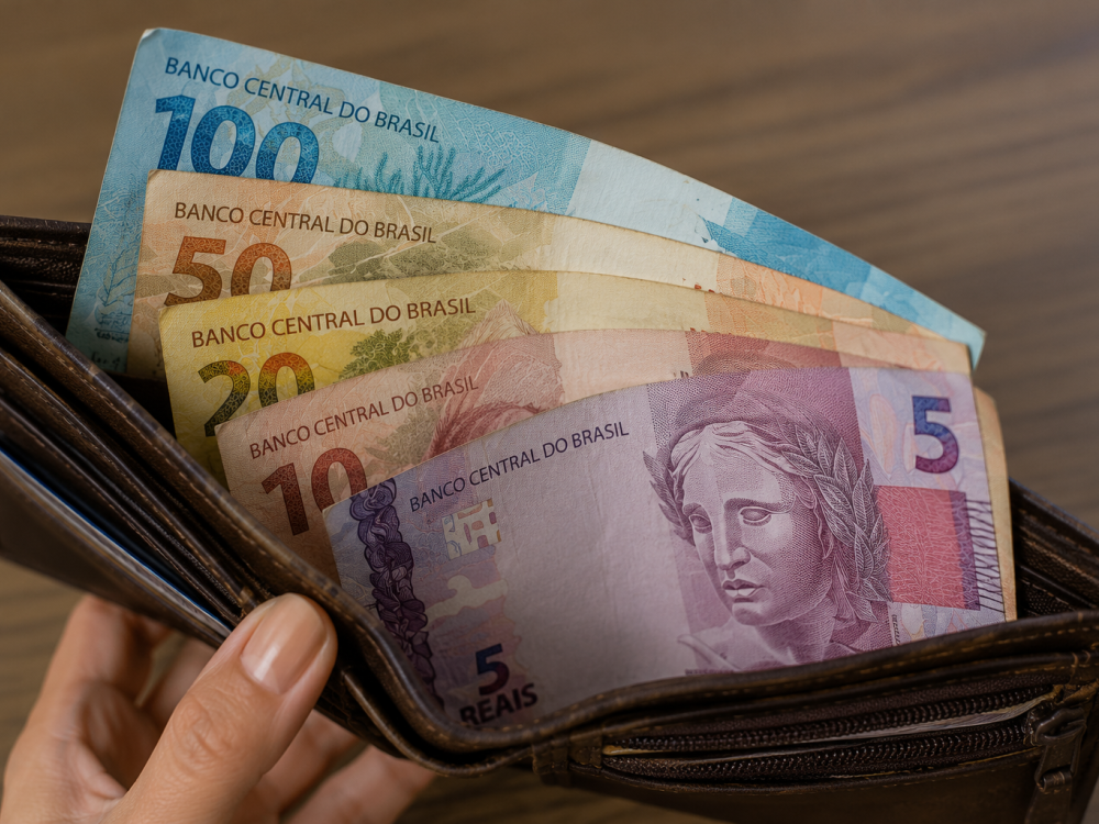 Economia em queda: R$ 100 de hoje têm poder de compra equivalente a apenas R$ 12,71 de 1994