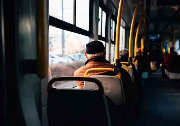 Ônibus municipais do Rio de Janeiro deixam de aceitar dinheiro a partir de domingo