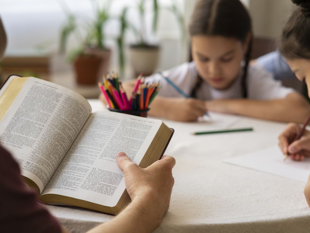 Cidade brasileira autoriza leitura da Bíblia como apoio pedagógico nas escolas