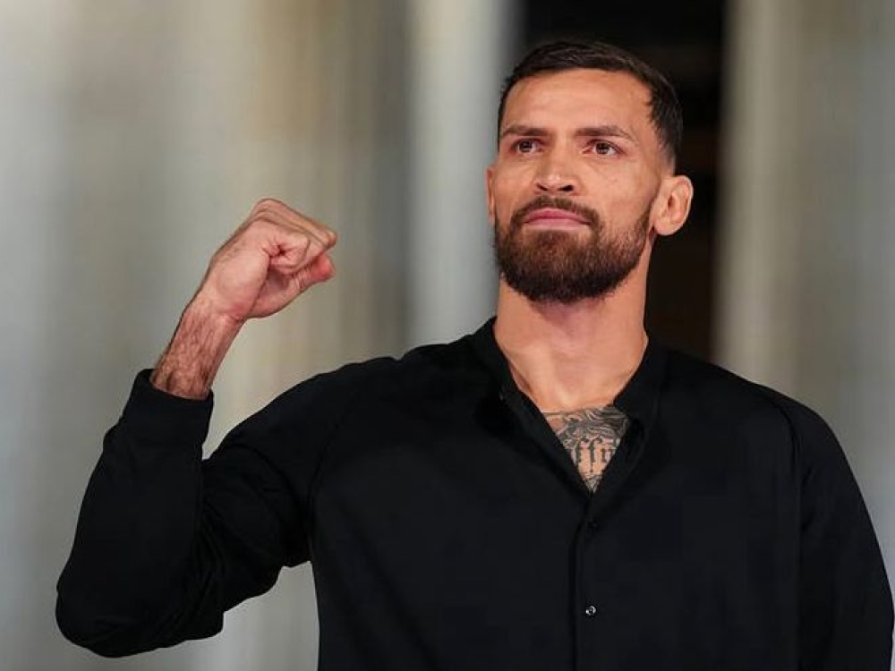 Mauricio Ruffy nocauteia rival no UFC e faz declaração de fé