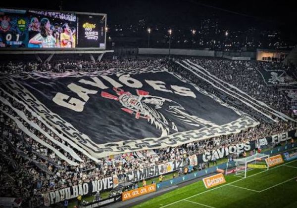 3257-torcedores-reagem-a-patrocinio-de-plataforma-adulta-na-camisa-do-corinthians-3.jpg