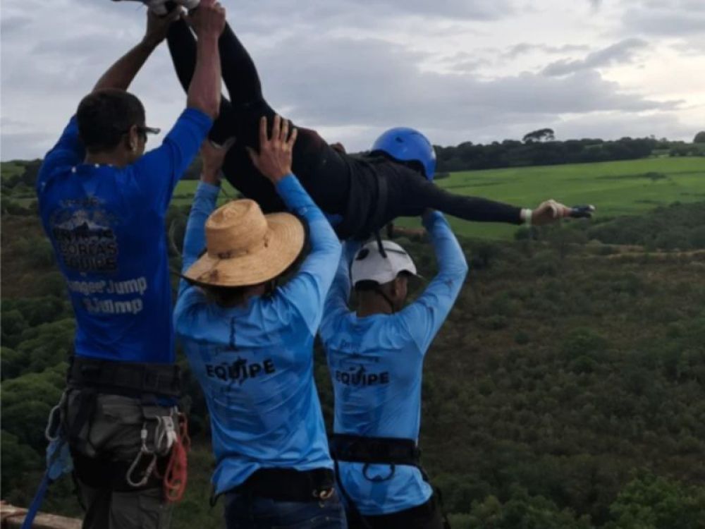 Morte em salto radical expõe falhas de segurança e contradições em depoimentos