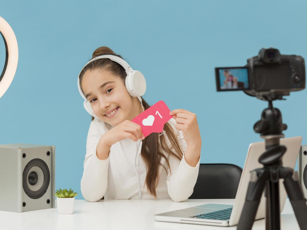 Influenciadores mirins têm novas regras para atuar nas redes