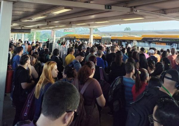 Greve dos rodoviários entra no terceiro dia no Rio; frota segue abaixo do mínimo