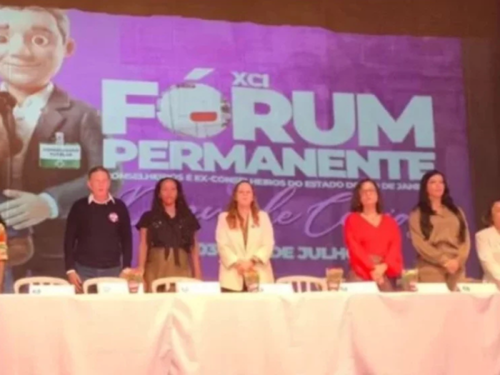 Reação de promotora à oração em fórum gera críticas e debate sobre liberdade religiosa
