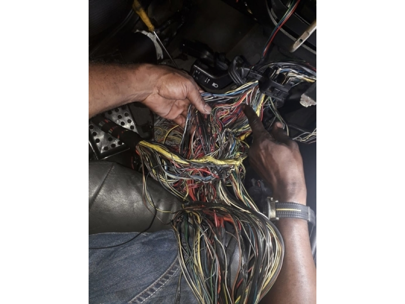 Valdizão Eletricista de Truck - Whashington Luiz